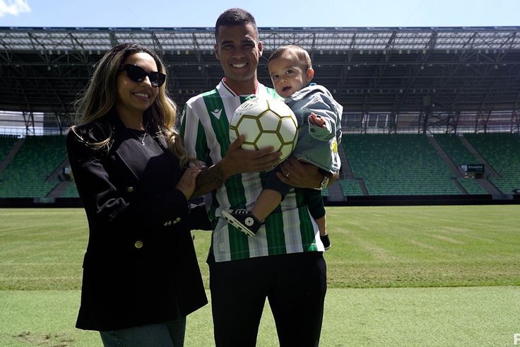 Brazil középpályást igazolt a bajnok Ferencváros