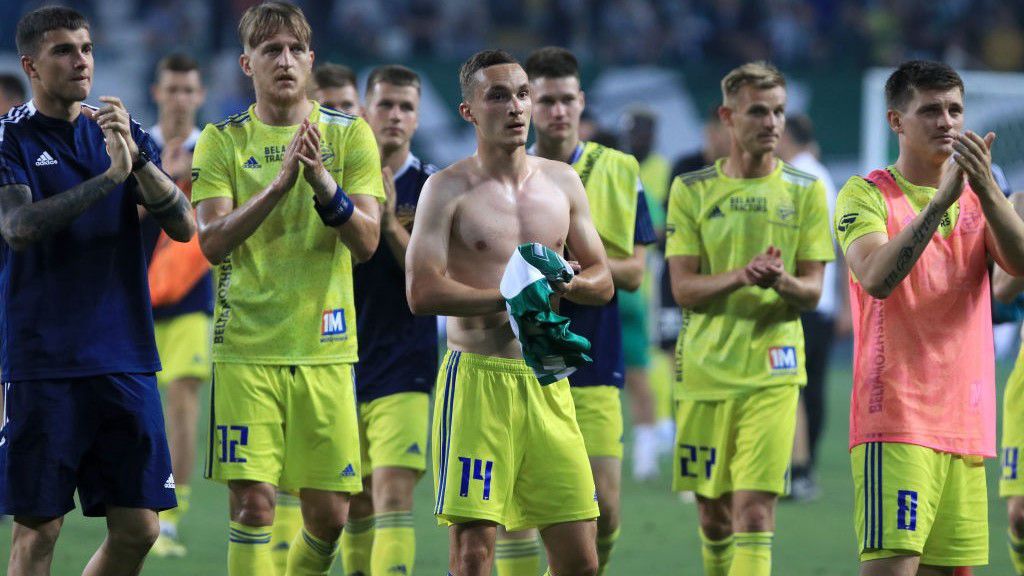 A fehérorosz bajnokcsapat a hasonló színösszeállításban pompázó mezőkövesdi stadiont választotta. (Fotó: Getty Images)