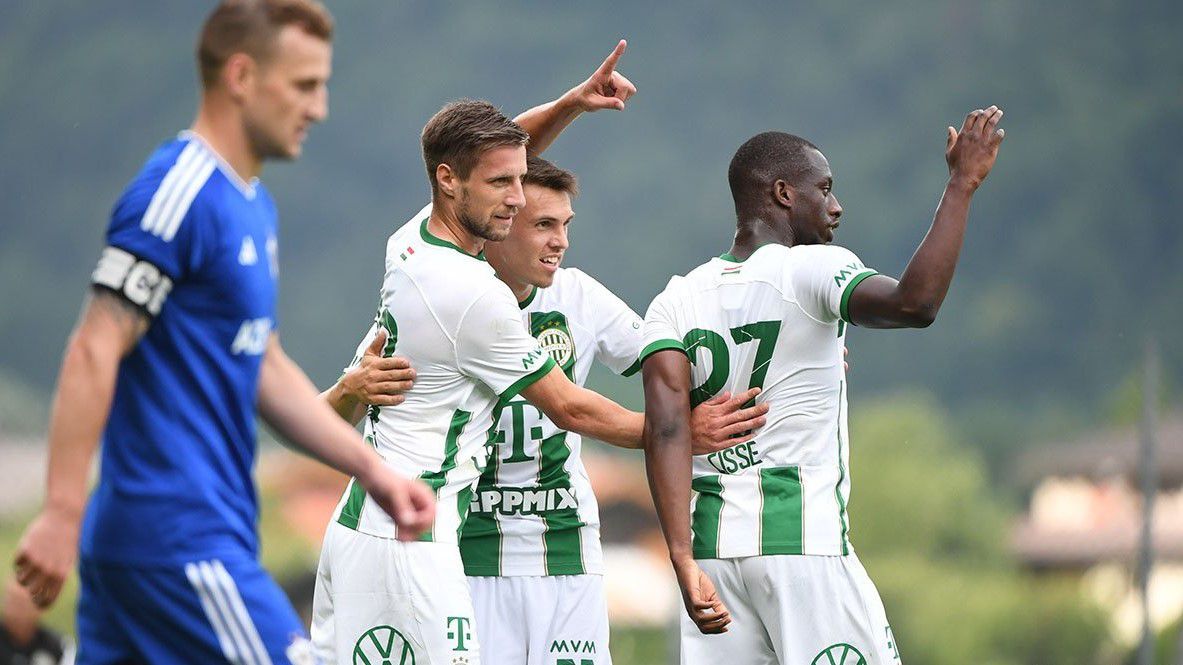 Varga Barnabás (fehérben balra) megszerezte első gólját a Ferencváros színeiben (Fotó: fradi.hu)