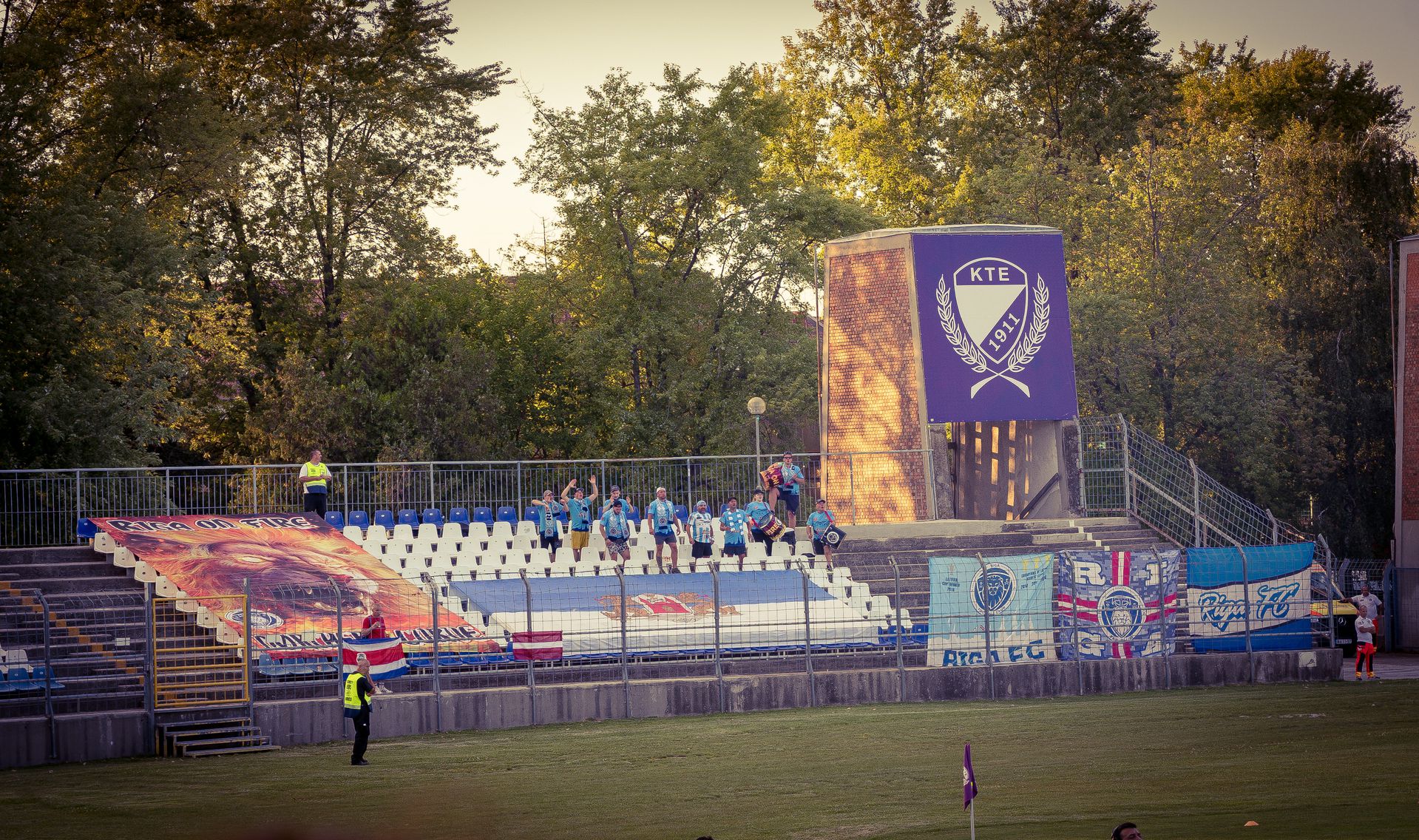 A vendég szurkolók is ott voltak a stadionban (Fotó: Cselleng Ádám)