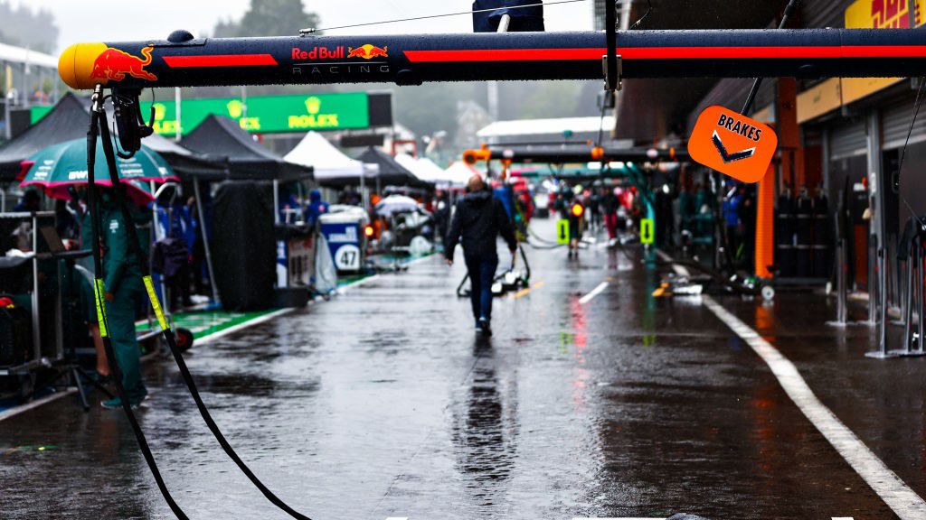 Két éve valódi verseny nélkül ért véget a Belga Nagydíj a heves esőzések miatt.