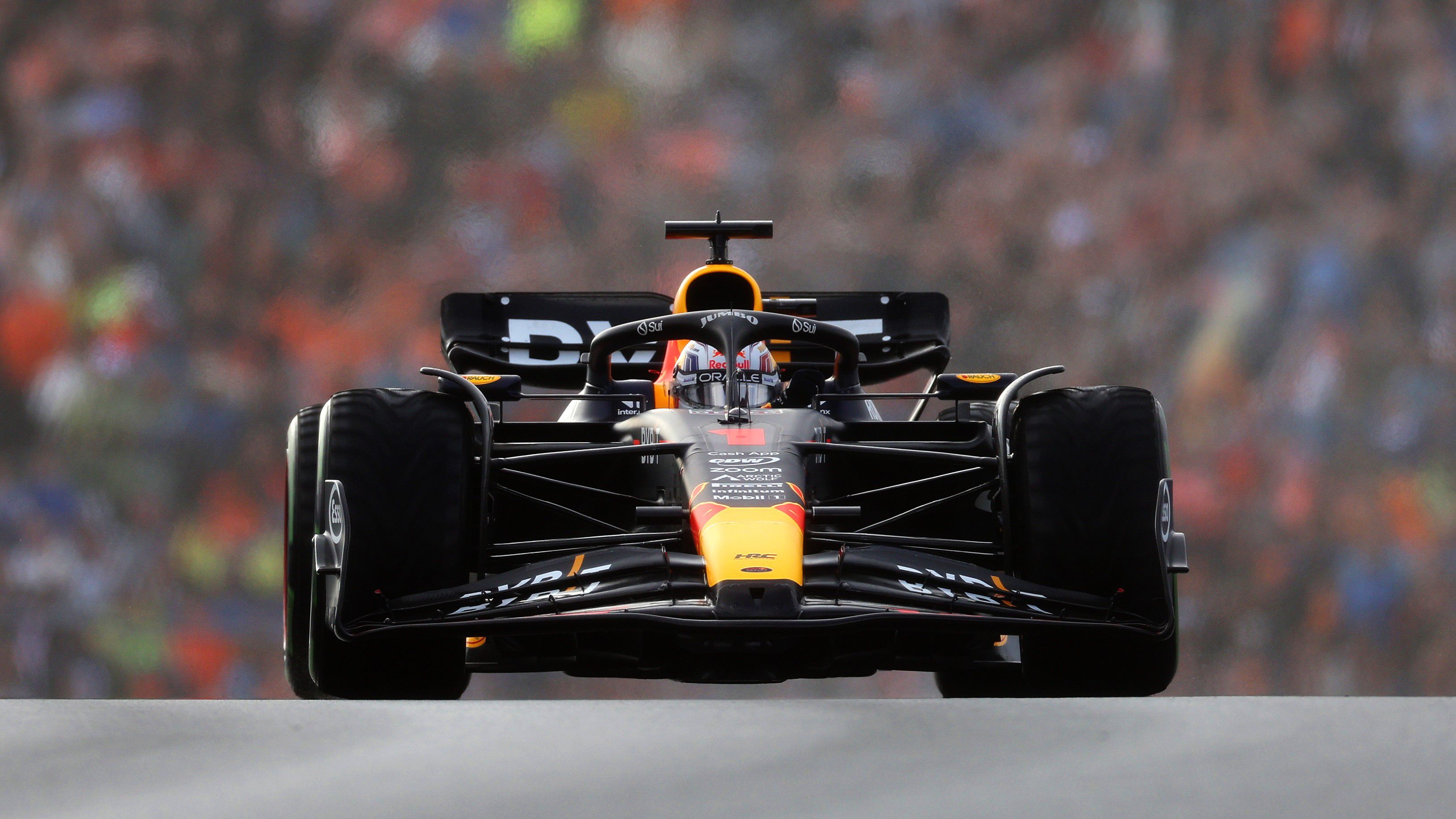 Eső, piros zászló, rekordbeállítás – Verstappen a hazai versenyét is megnyerte