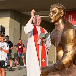 A Fehérvár felavatta Kovács Ferenc szobrát