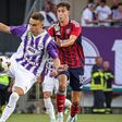 Újpest–Győri ETO az NB I-ben; pályán az AC Milan – pénteki sportműsor