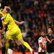 Luuk de Jong megelőzte Aaron Ramsdale-t, és megduplázta a PSV előnyét