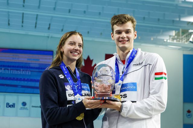 Kós mellett az amerikai Kate Douglass