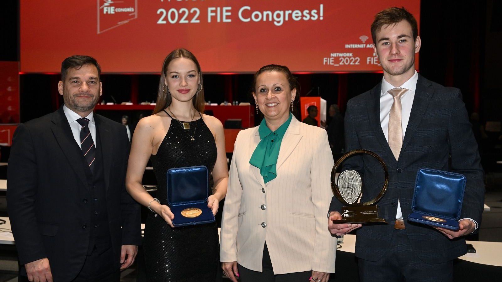 Magyar világkupagyőzteseket is díjazott a nemzetközi vívószövetség