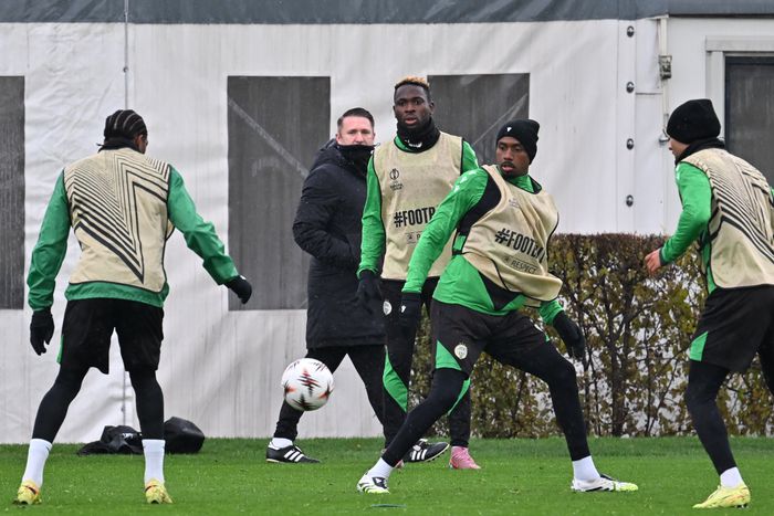 A magyar válogatott Varga Barnabás mellett Yusuf Bamidele is helyet kapott a csatársorban (Fotó: MTI)