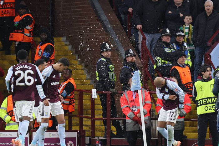 Több mint öt percen keresztül állt a játék