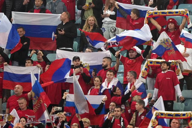 Orosz szurkolók egy nem hivatalos futbalmeccsen