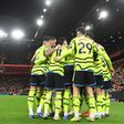 Visszaveheti az első helyet az Arsenal; folytatódik a darts-vb – csütörtöki sportműsor