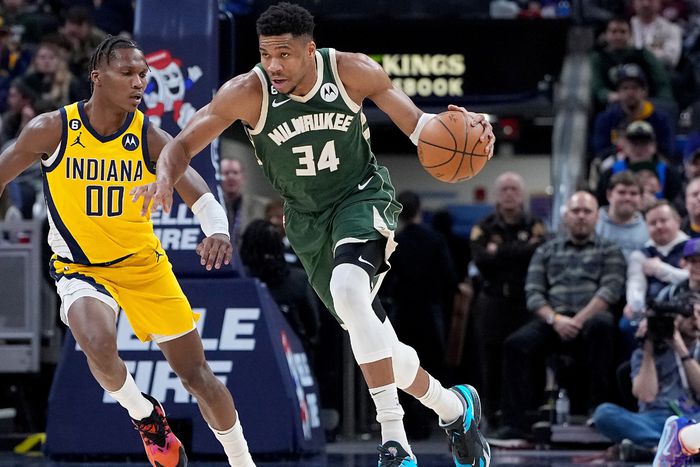 Jannisz Adetokunbo vezetésével idegenben nyert a Milwaukee