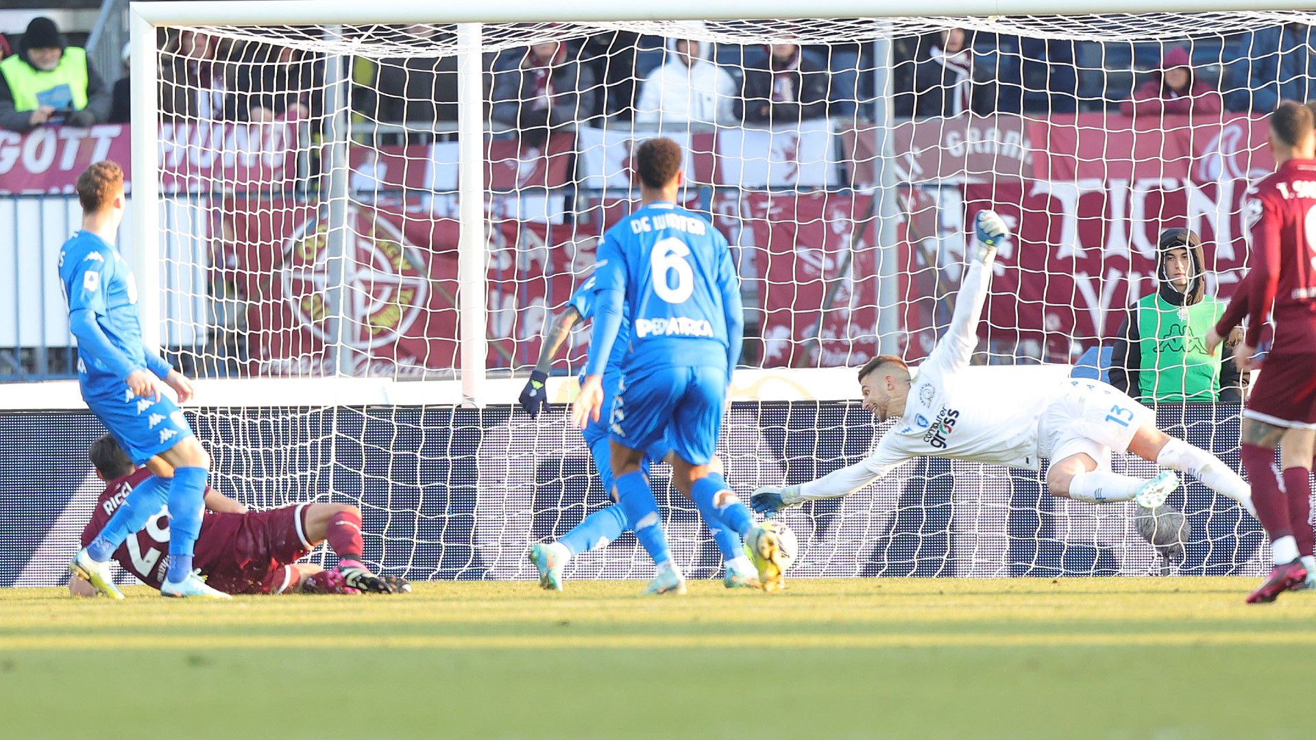 Bár az Empoli már két góllal vezetett a Torino ellen, ám a vendégek Ricci és Sanabria góljaival a hajrában egyenlítettek.