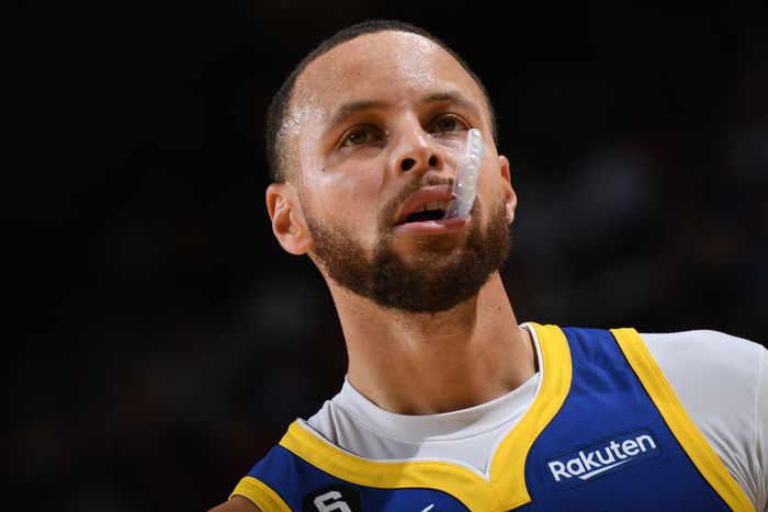Stephen Curryt is megbüntették