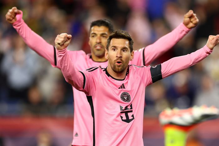 Lionel Messi kétszer, Luis Suárez egyszer talált be