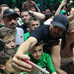 A vesztes meccs sem rontotta el a hangulatot, nagy buli volt a Fradi bajnokavatóján