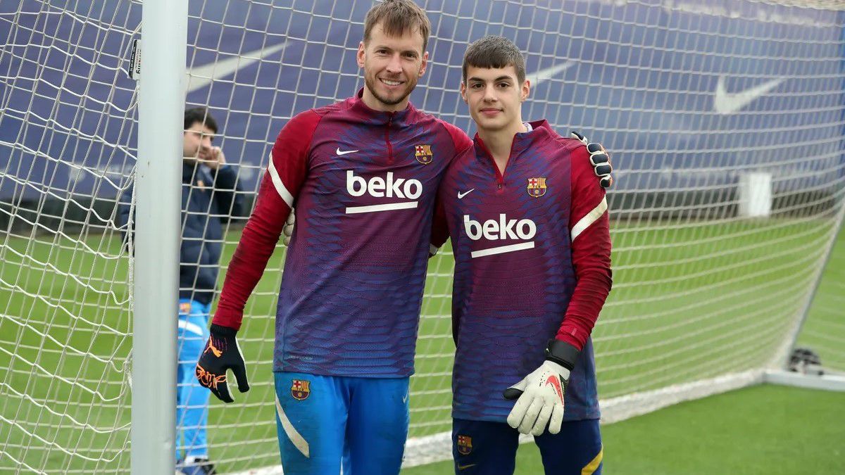Yaakobishvili Áron (jobbra) a Barcelona mellett a magyar korosztályos válogatottban szerepel, és később a felnőttek között is játszana. (Fotó: ASI DSE, FC Barcelona)