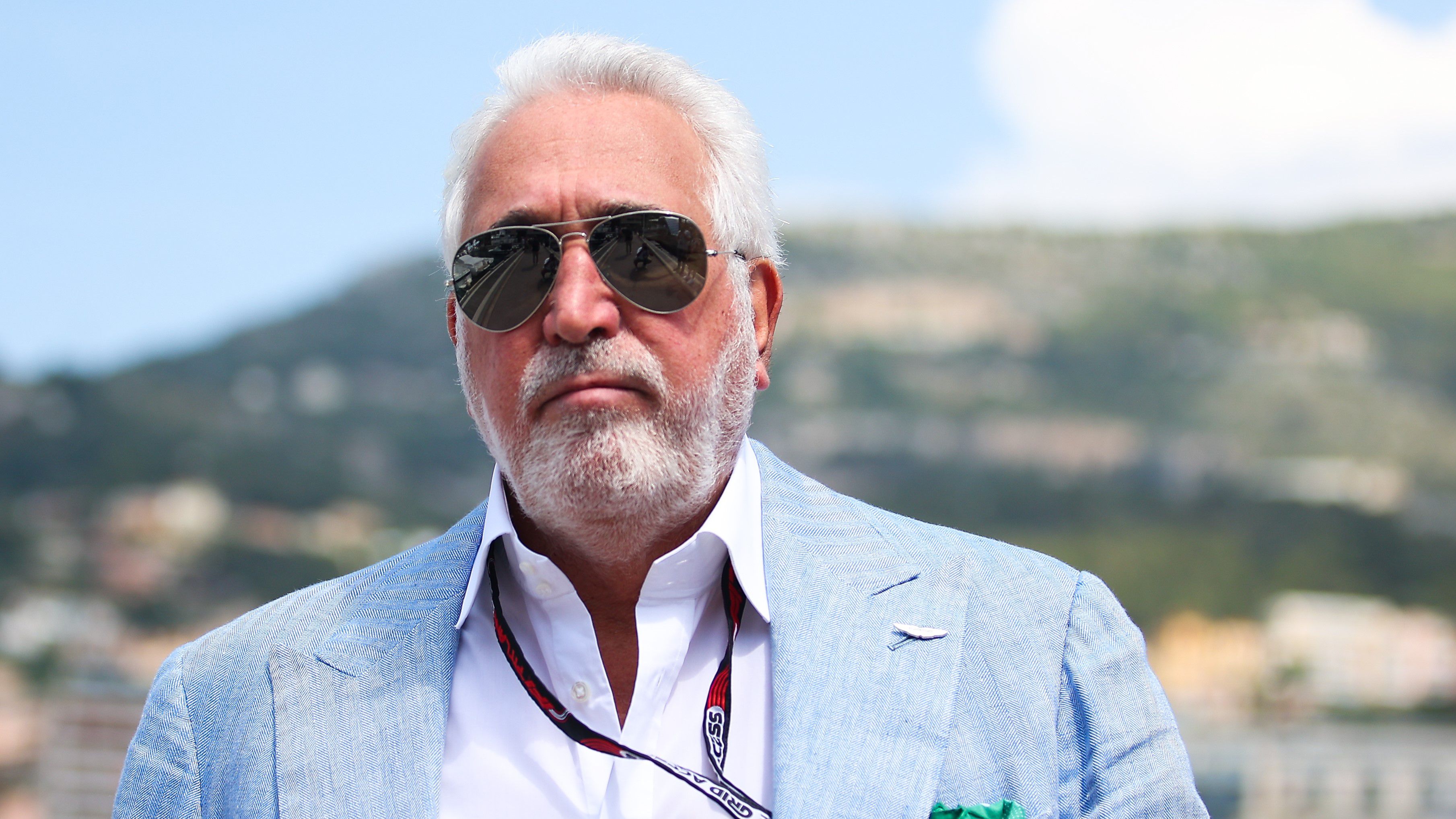 „Lovaggá kellene ütni engem” – az F1 milliárdos csapattulajdonosa