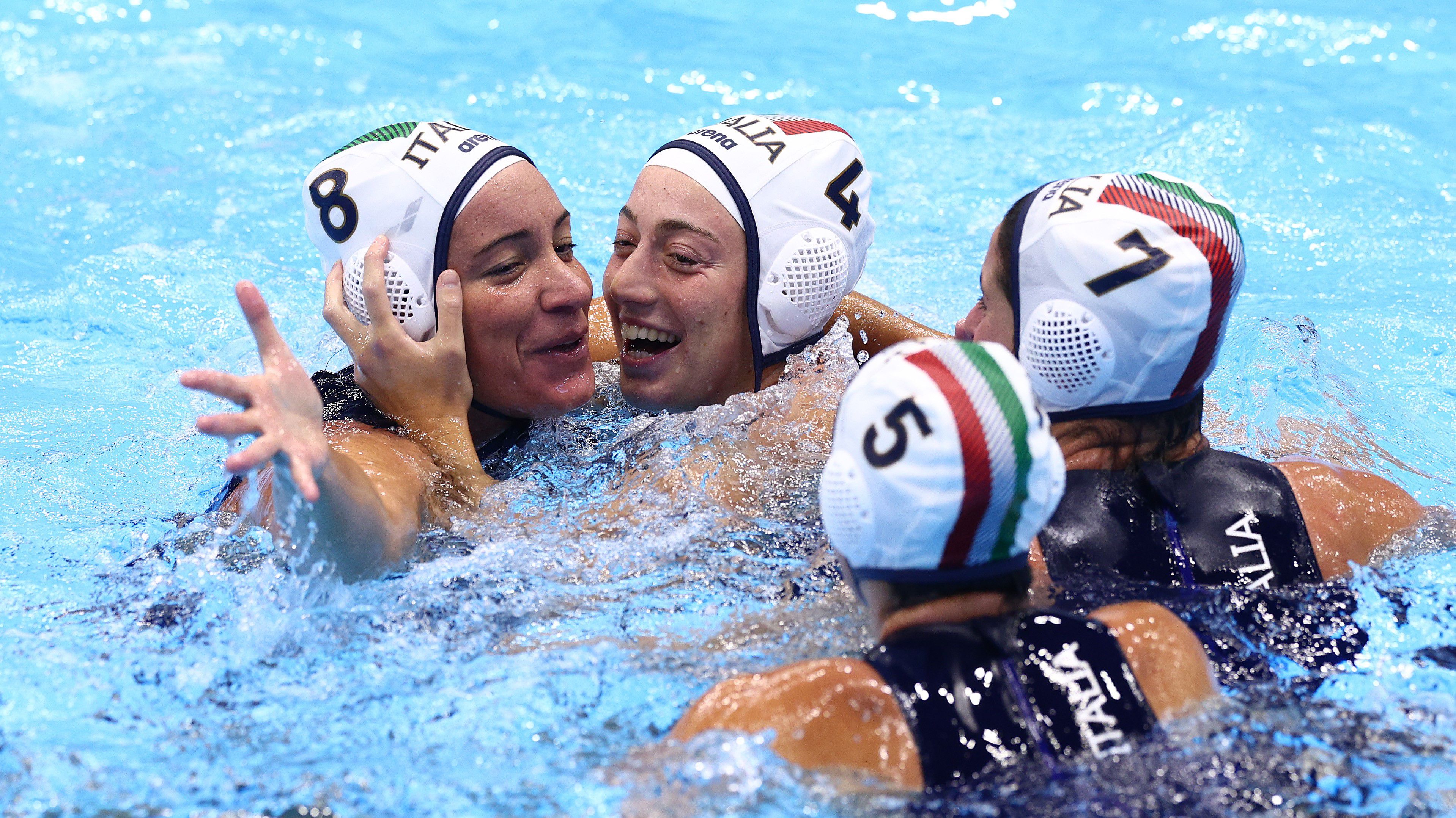 Az olasz hölgyek a világbajnoki bronzérmet ünneplik