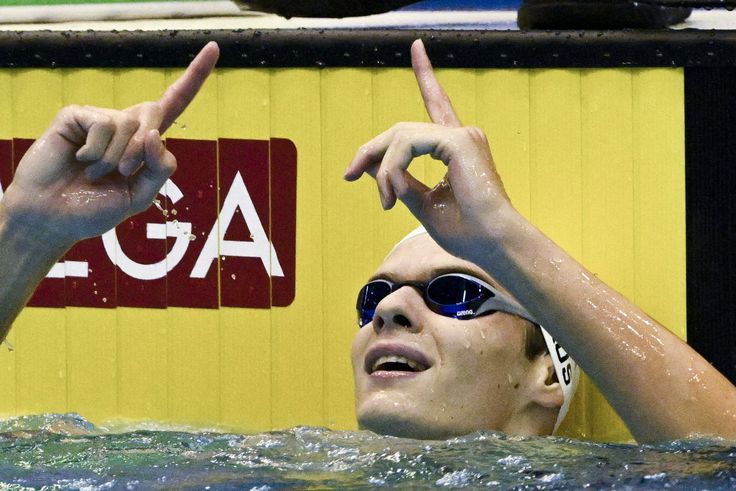 Videón a fantasztikus úszás: így lett világbajnok Kós Hubert