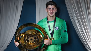 A Chelsea kapusa Franciaországba szerződött