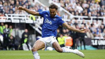 Ugyanazt a játékost akarja az Aston Villa, a Newcastle és a Milan