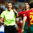 VIDEÓ: Ronaldo ismét elhajította a karszalagot