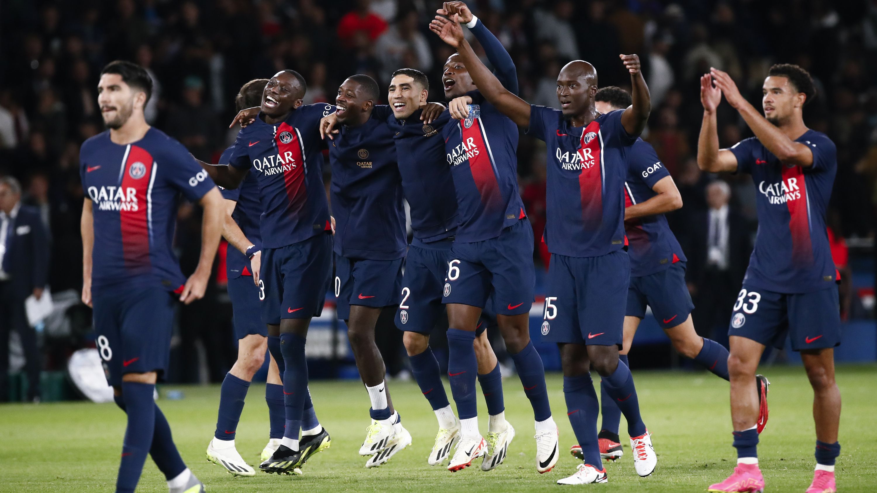 A PSG játékosai ünnepeltek, majd énekeltek – utóbbit nem kellett volna