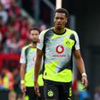 A Dortmund sportigazgatója kiállt a játékos mellett, aki egy elhunyt amerikai aktivista előtt tisztelgett