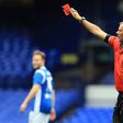Egy korábbi játékvezető: A Brentford játékosát ki kellett volna állítani