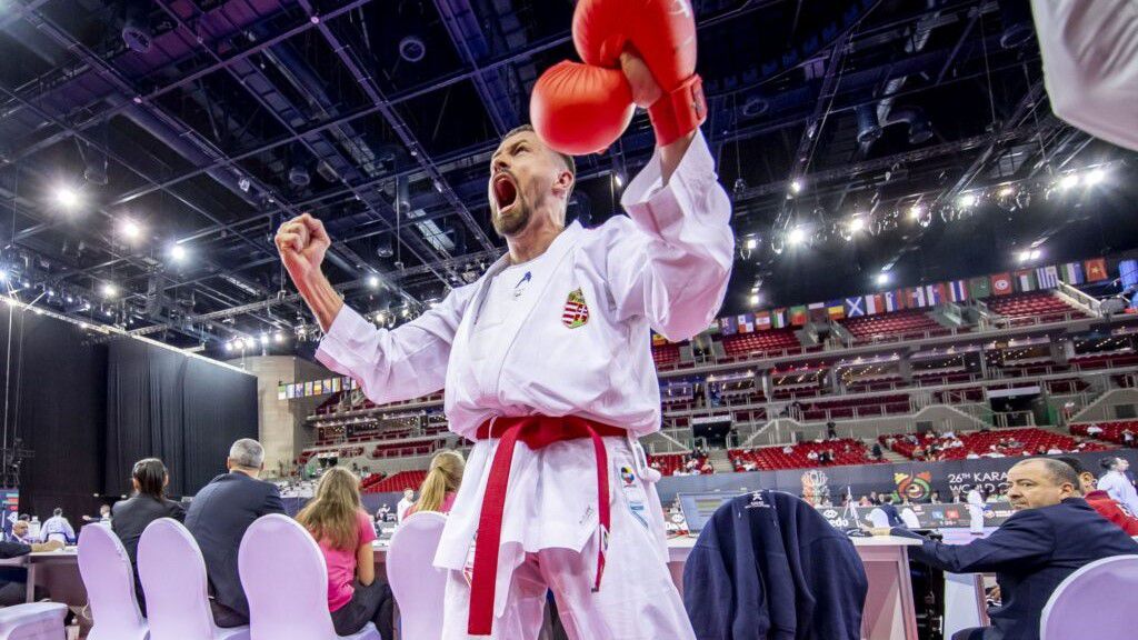 Hárspataki Gábor ezüstérmes a budapesti vb-n (Fotó: karate.hu)