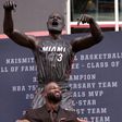 Az NBA-legenda, amikor meglátta a saját szobrát: Ki ez a fickó?