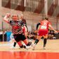 Faragó Lea ziccerben (Fotó: www.facebook.com/esztergomhandball)