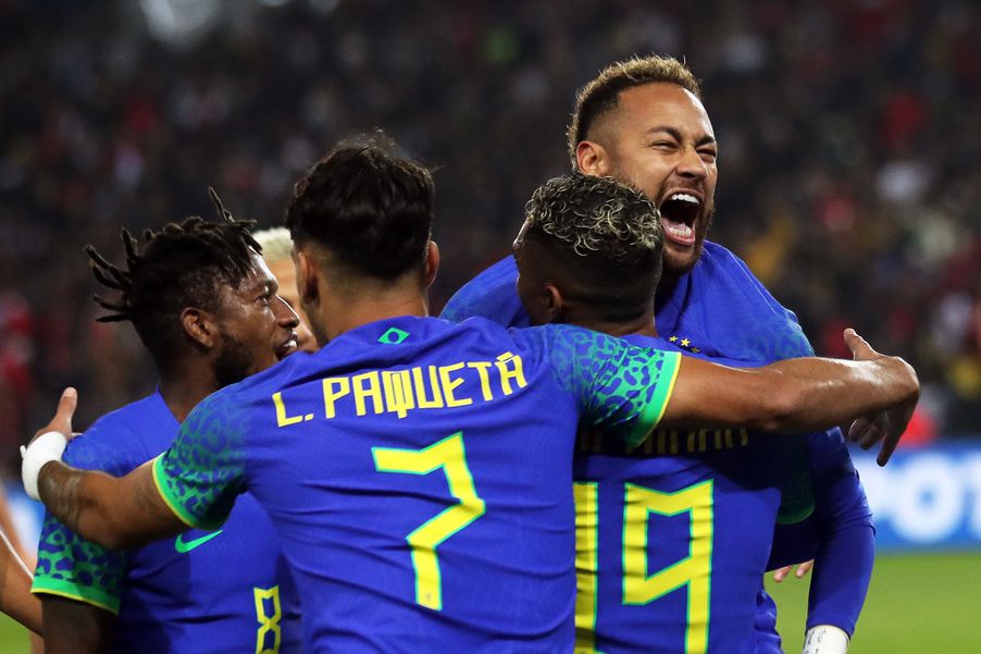 A brazilok gólöröme Tunézia ellen, ezúttal Neymar csak a lelátóról drukkolhat társainak (Fotó: EPA/Mohammed Badra)