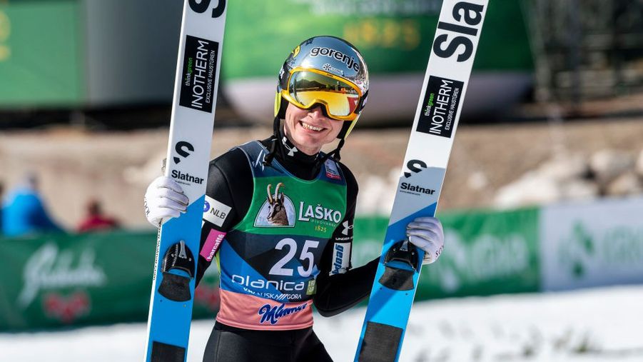 Anze Lanisek a tavalyi sikere után idén is megnyerte a rukai versenyt. (Fotó: Getty Images)