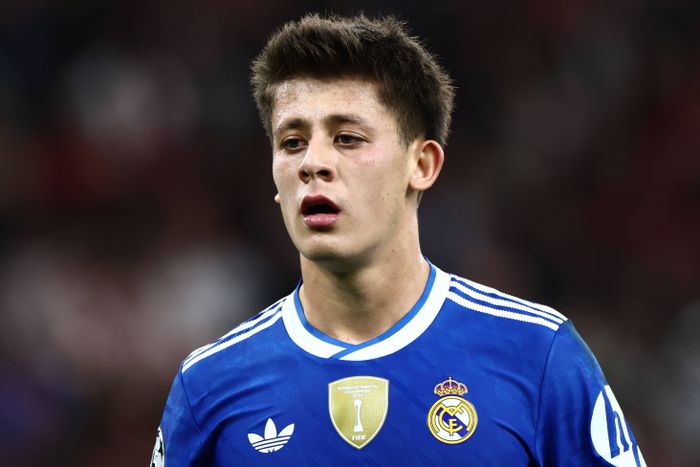 Követi korábbi csapata meccseit