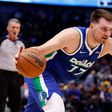 NBA: Luka Doncic hihetetlen rekordot állított fel, korábban csak ketten voltak rá képesek