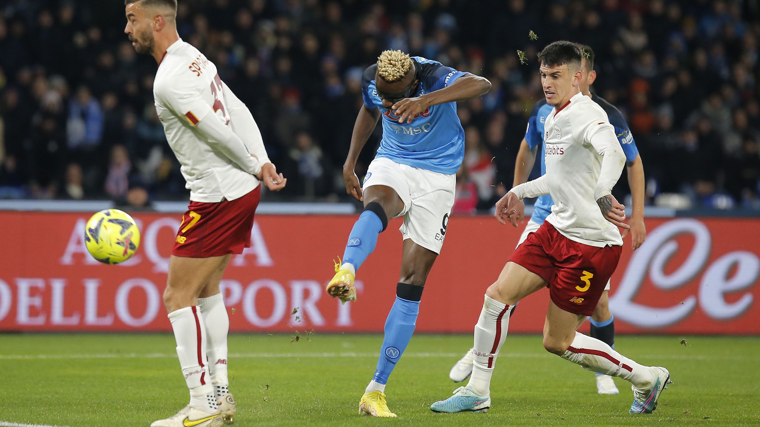 Victor Osimhen lövése után vezetett a Napoli a Roma ellen