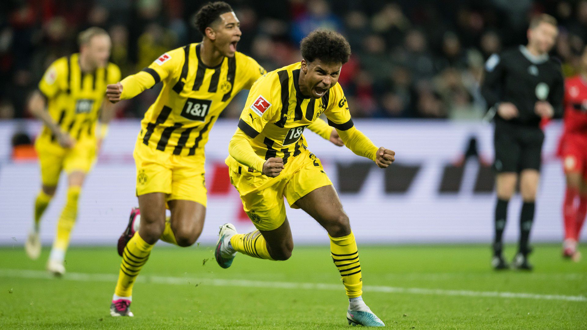 Karim Adeyemi góljával szerezte meg a vezetést a Dortmund a BayArenában (Fotó: Getty Images)