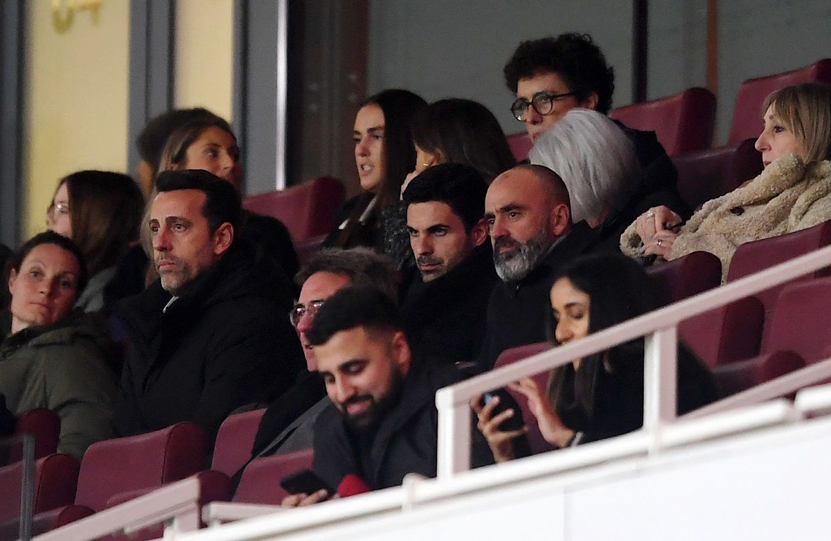 Mikel Arteta, a férficsapat vezetőedzője is a helyszínen tekintette meg az Arsenal női együttesének BL-meccsét (Fotó: Getty Images)