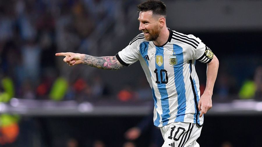 Messi 100. gólját és 50. mesterhármasát szerezte a válogatottban – videóval