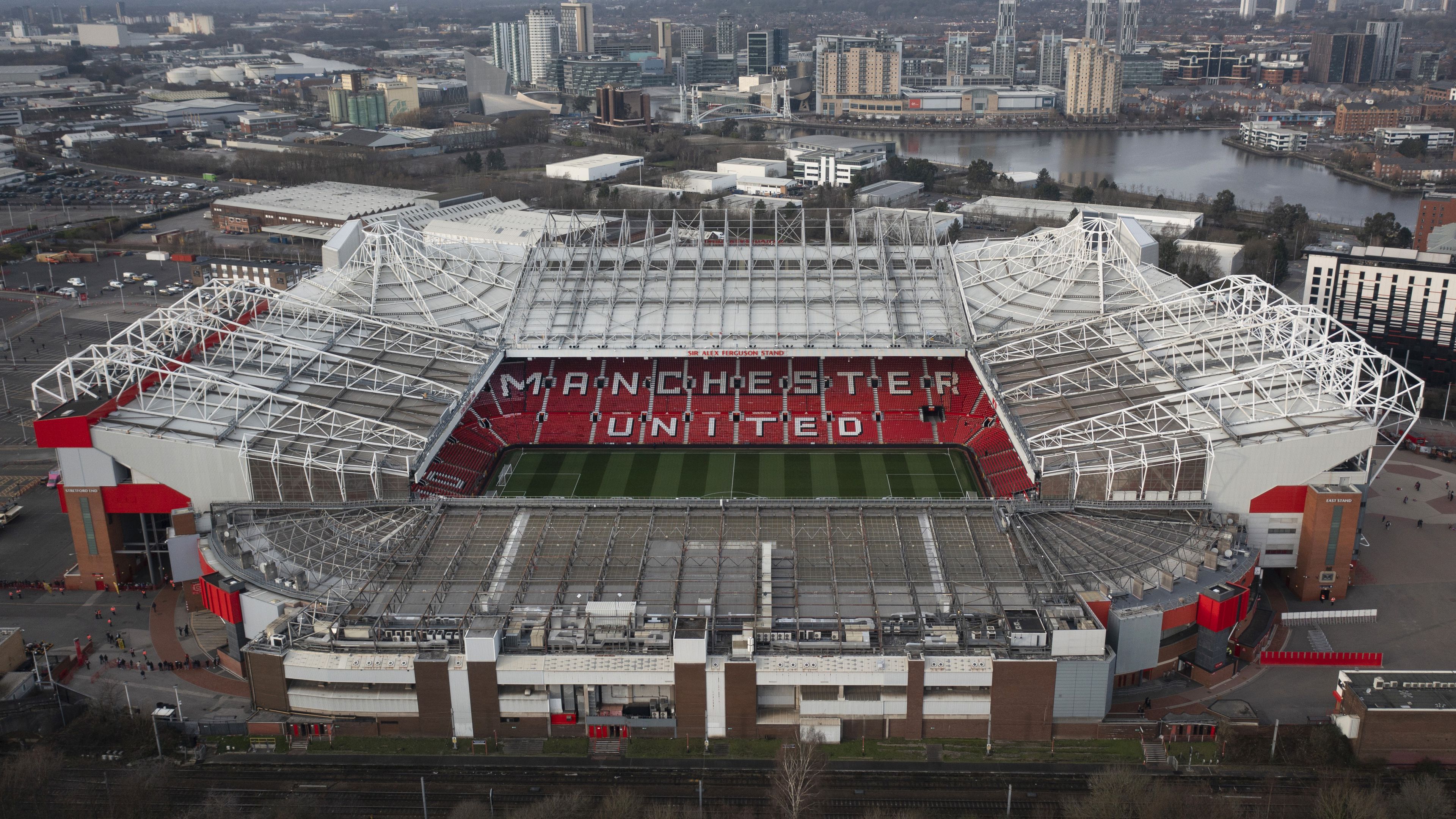 A hírek szerint világrekordot jelentő vételi ajánlat érkezett a Manchester Unitedre