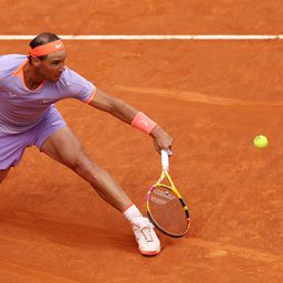 Nadal háromórás meccset nyert meg, már a legjobb 16 között jár