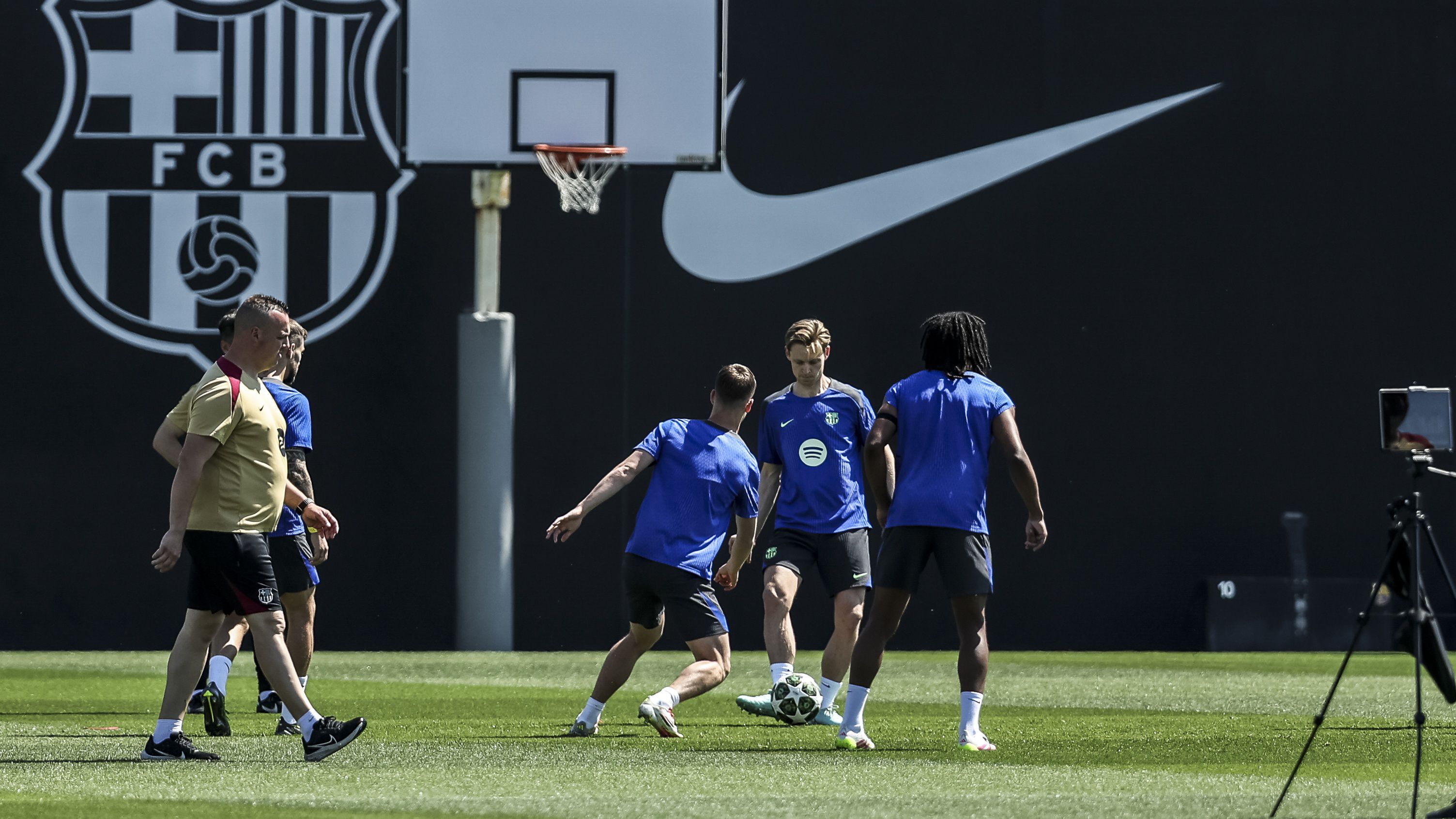 Barcelona–Inter párharccal folytatódik a BL-elődöntő – szerdai sportműsor
