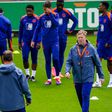 Ronald Koeman és a játékosok a holland válogatott szerdai edzésén