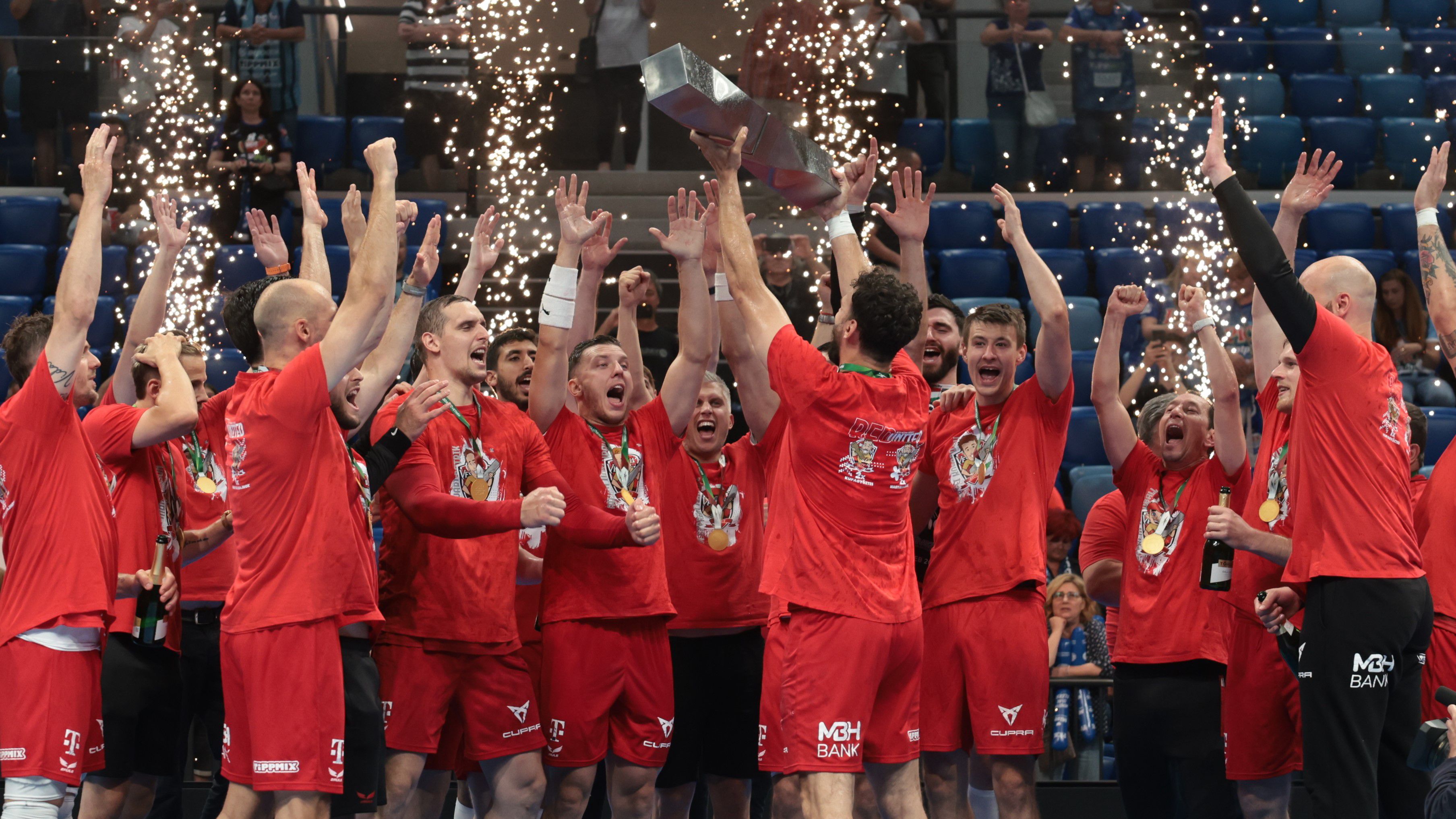 Galéria: esélyt sem kapott a Szeged, így ünnepelte újabb bajnoki címét a Veszprém!
