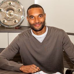 Német válogatott védőt igazolt a Bayern München