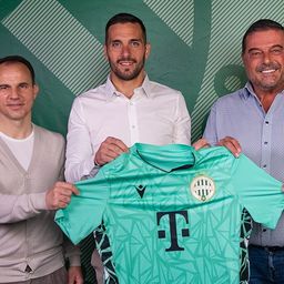 Hivatalos: hosszabbított a Ferencváros kapusa