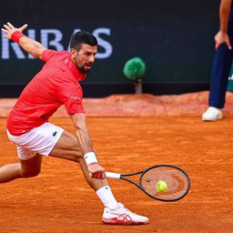 Novak Djokovics tovább menetel a Roland Garroson
