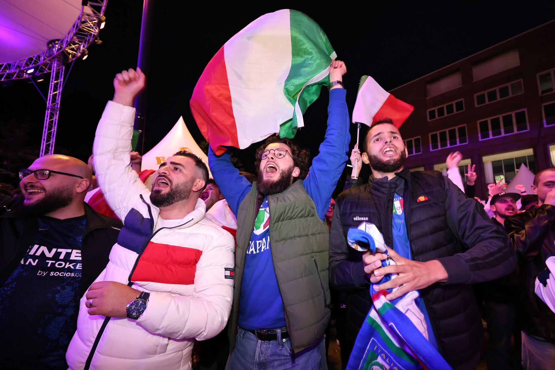 Az olasz szurkolók nem vereségre készülnek (Fotó: Getty Images)